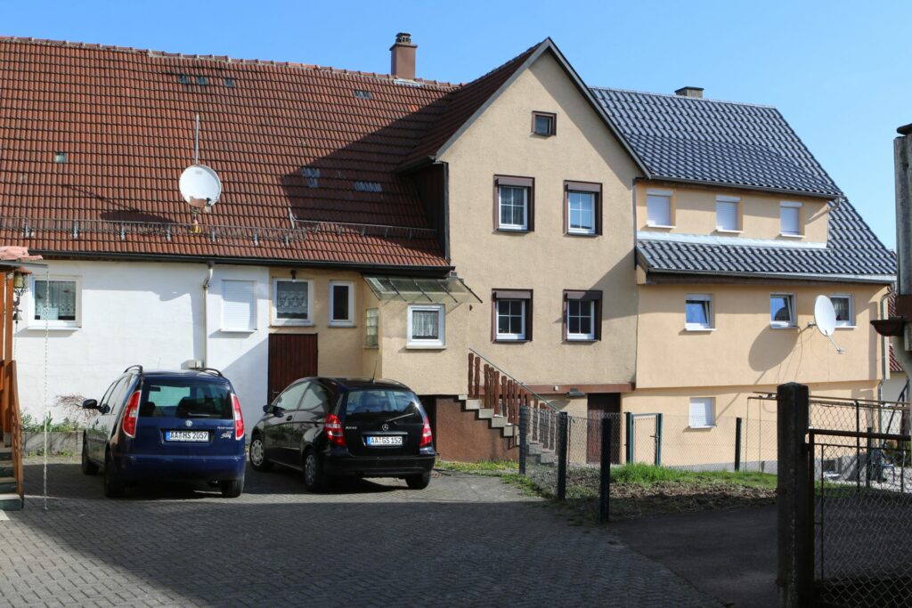 Gschwend - Friedhofstraße - Hausnummer 8 + 8a - 2020000000